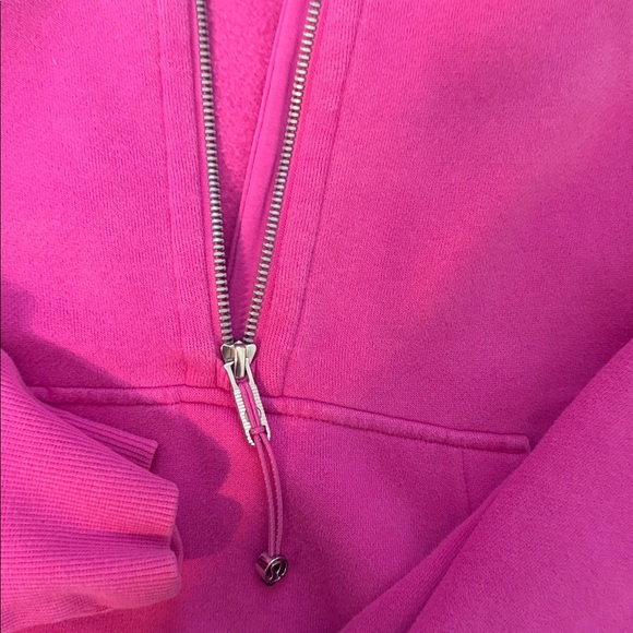 SONIC PINK LULULEMON SCUBA (Quarter Zip) S/M - Picture 2 of 3